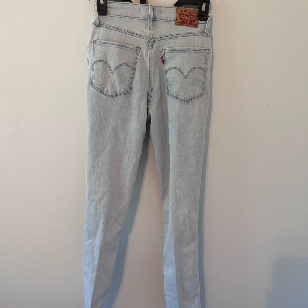 Levi's Women's Light Wash 721 High Rise Skinny Jeans Size 25 - Picture 3 of 4